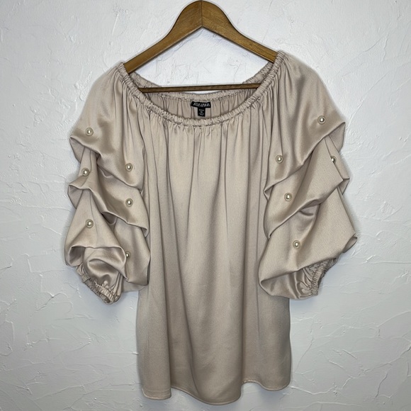 Roz & Ali Ruffle Sleeve on or off shoulder top - Picture 6 of 11